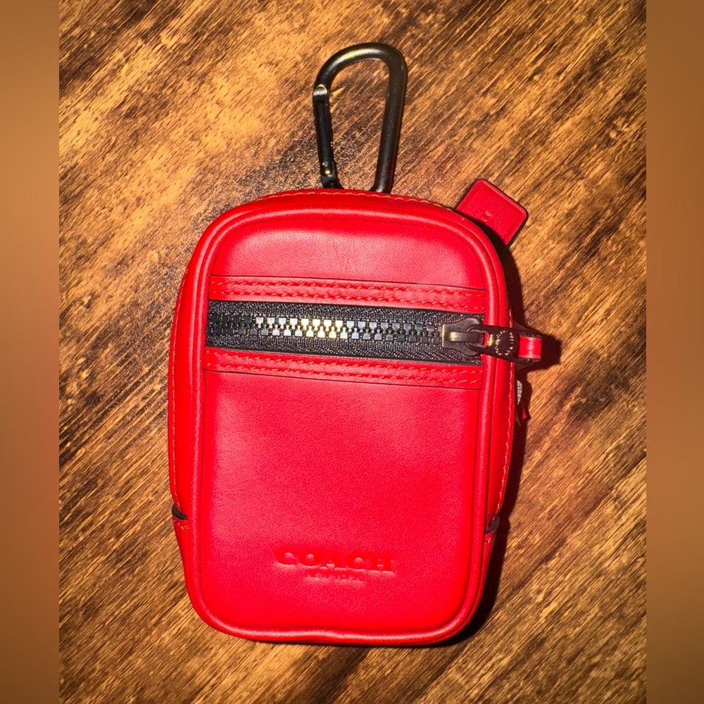 Coach wallet/keychain in near mint condition